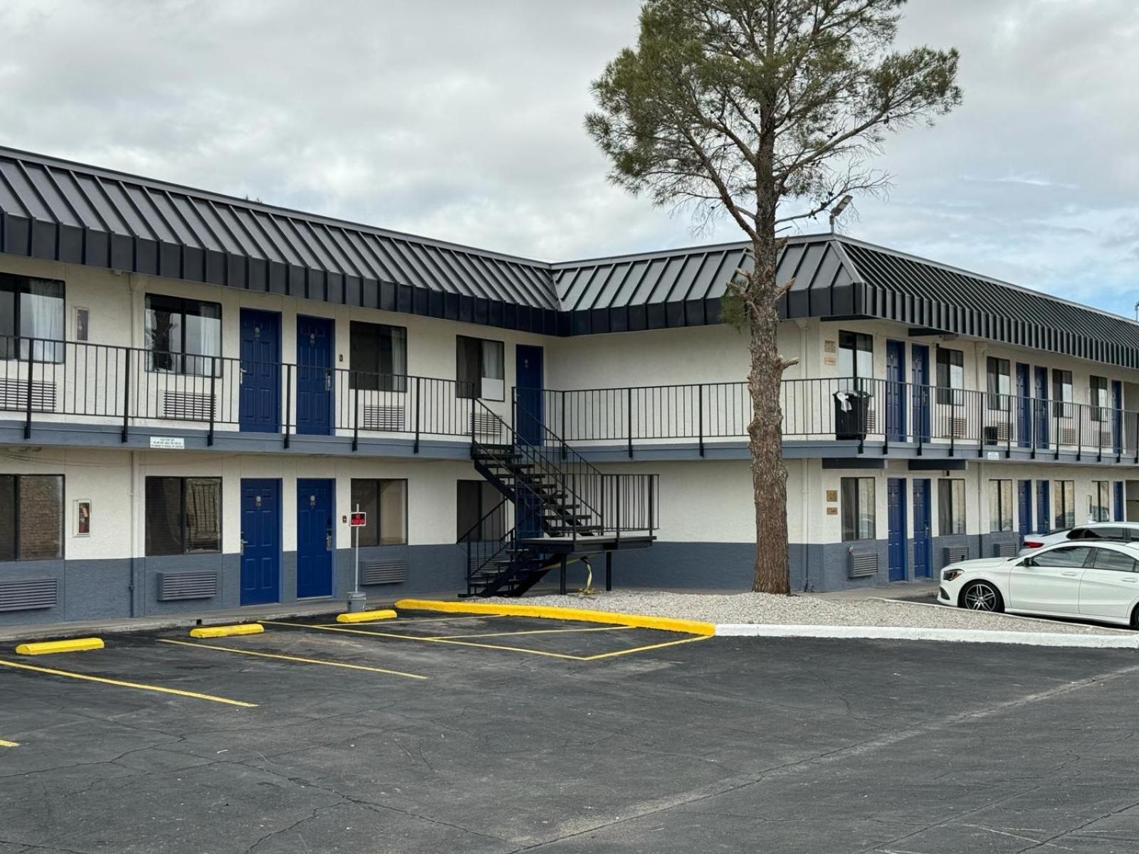 Days Inn By Wyndham El Paso Airport East Exterior photo