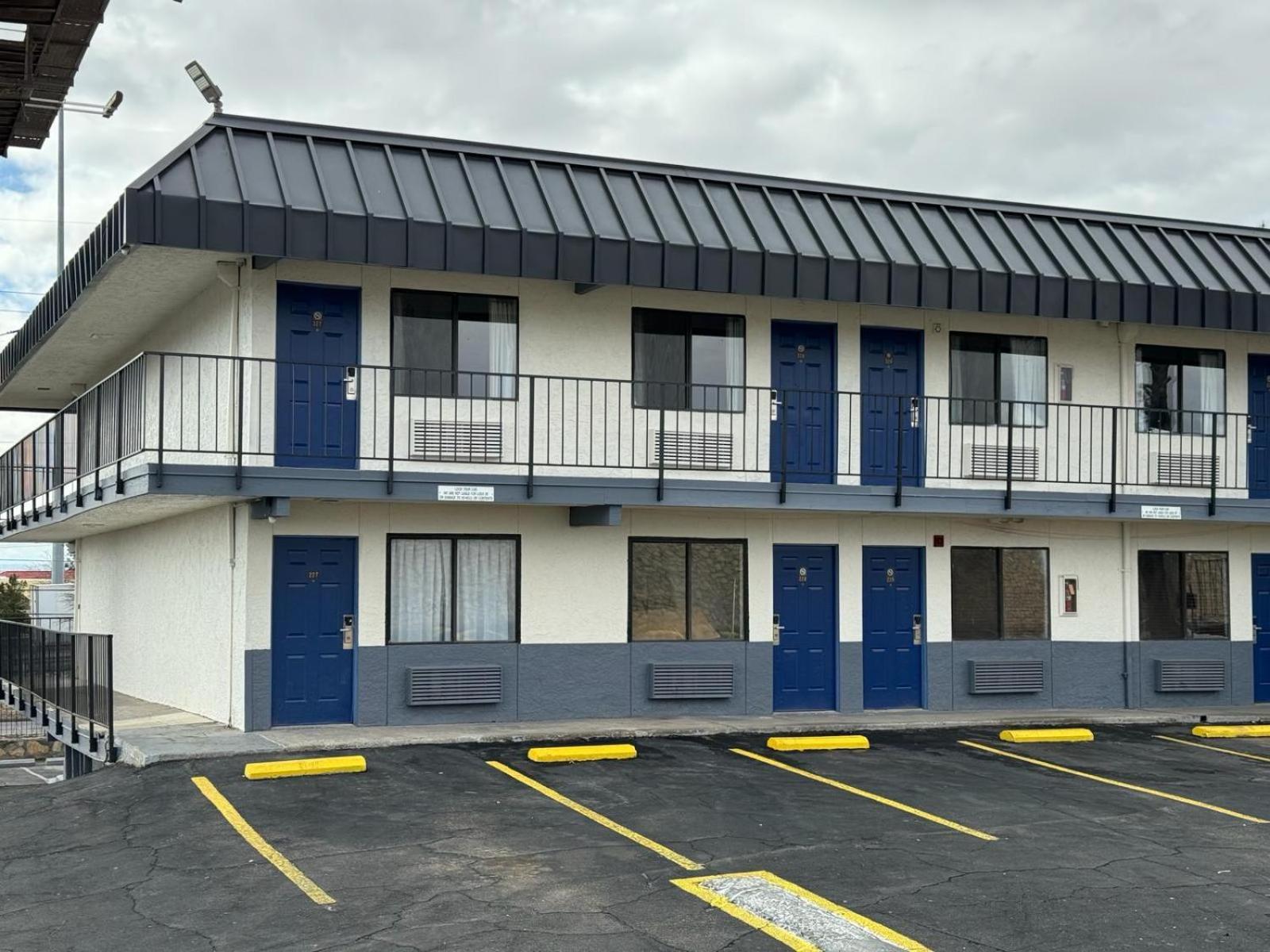 Days Inn By Wyndham El Paso Airport East Exterior photo